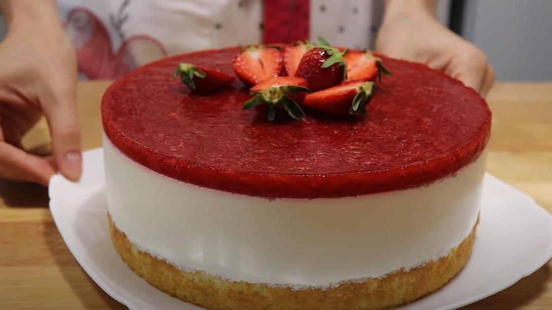 Простые рецепты вкусности: летний йогуртово-малиновый торт