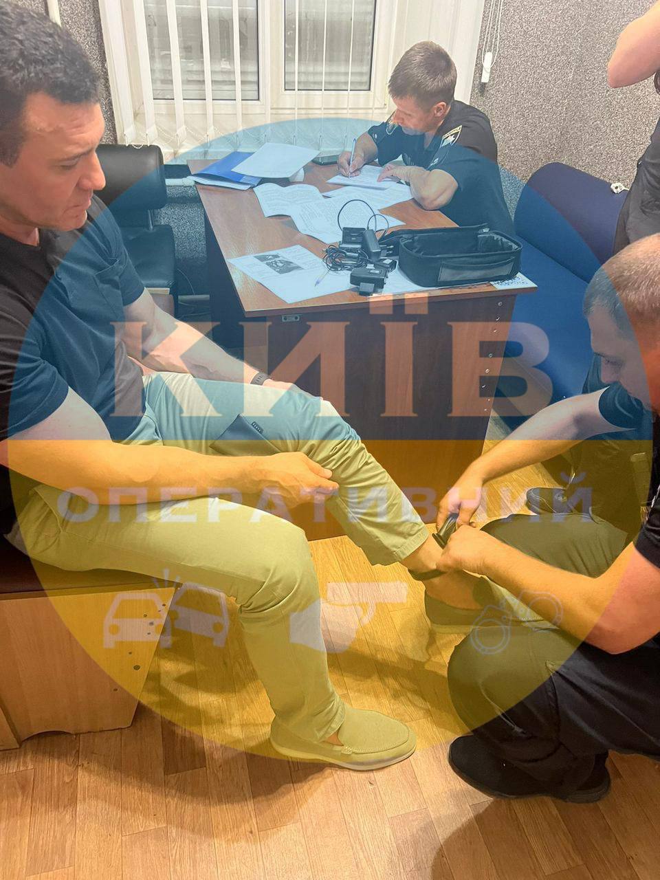 Тищенко одевают электронный браслет