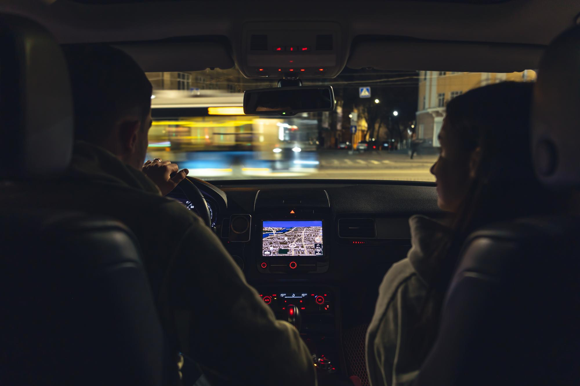 Как безопасно ездить по городу во время отключения света: полезные советы для водителей