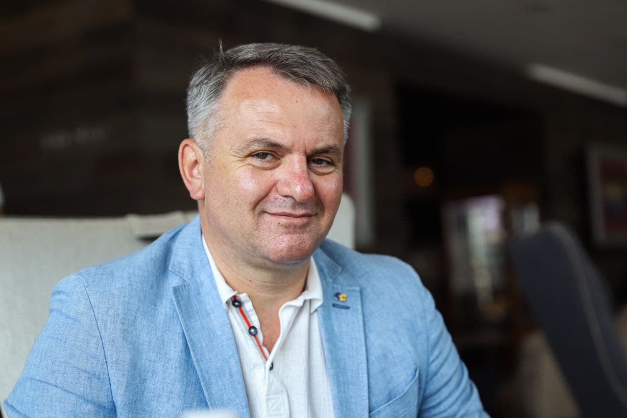 Нардеп від ЄС Олег Синютка став власником елітного маєтку під Львовом за кілька мільйонів