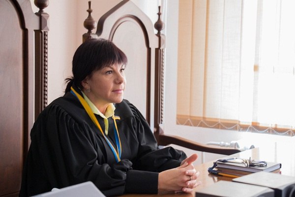Суддя Оксана Куриленко допомогла своєму шефу Сергію Чванкіну легалізувати незаконно отриману квартиру