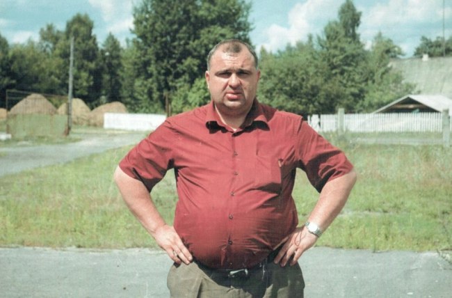 Эксдиректор филиала «Костопольское лесное хозяйство» Александр Мелещук обогатился во время войны: собрал более 650 тысяч долларов и купил элитное авто