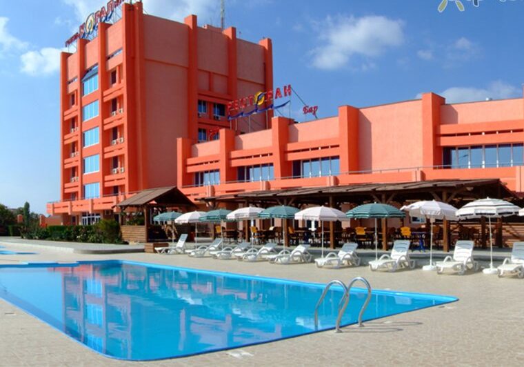 Санаторий "Коралл" имеет свой клон в оккупированном Крыму и ведет бизнес под флагом РФ - расследование