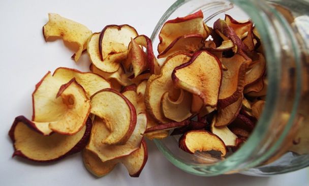 Як сушити фрукти вдома: рецепти досвідчених господинь