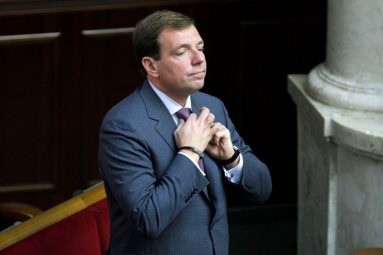 Мать-пенсионерка подарила нардепу от ОПЗЖ Николаю Скорику 1,36 млн гривен