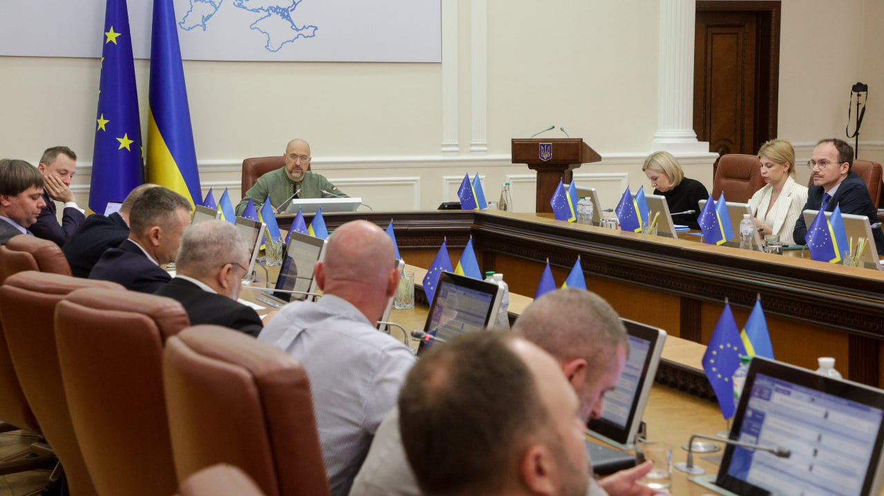 Украина договорилась с ЕС о продлении "транспортного безвиза" до лета 2025 года: что это значит