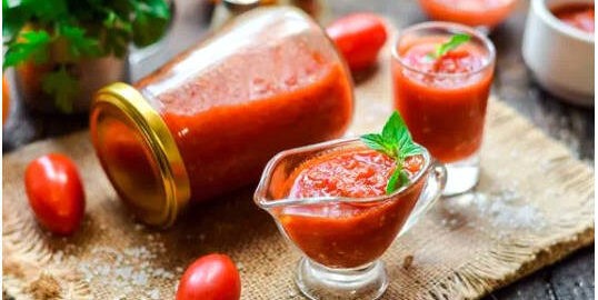 Гострий соус зі слив та помідорів: найкращі рецепти консервації на зиму