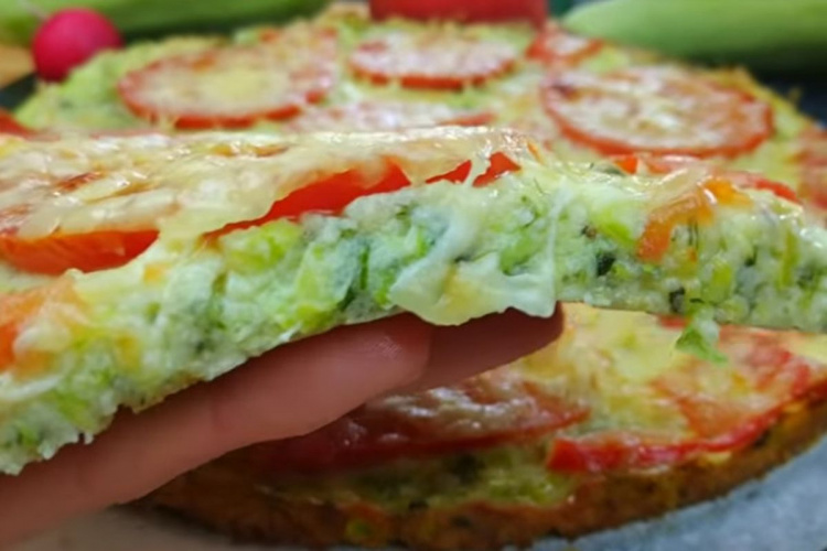 Прості рецепти смакоти: кабачкова піца за 15 хвилин