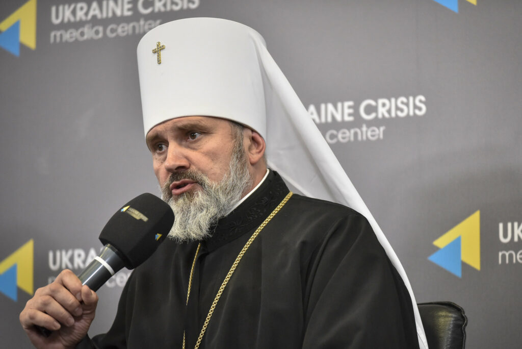 В центре Киева жестоко избили приехавшего на Крымскую платформу капеллана ВСУ (фото)