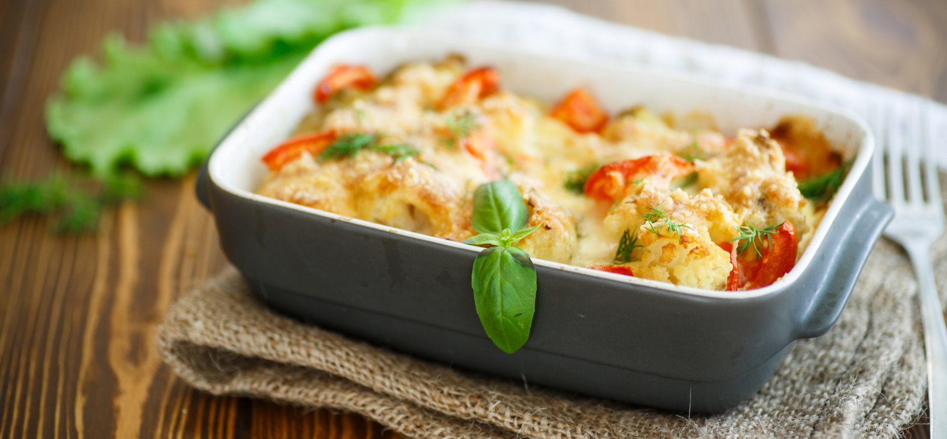 Запіканка з цвітної капусти, помідорів та сиру: корисна і легка страва