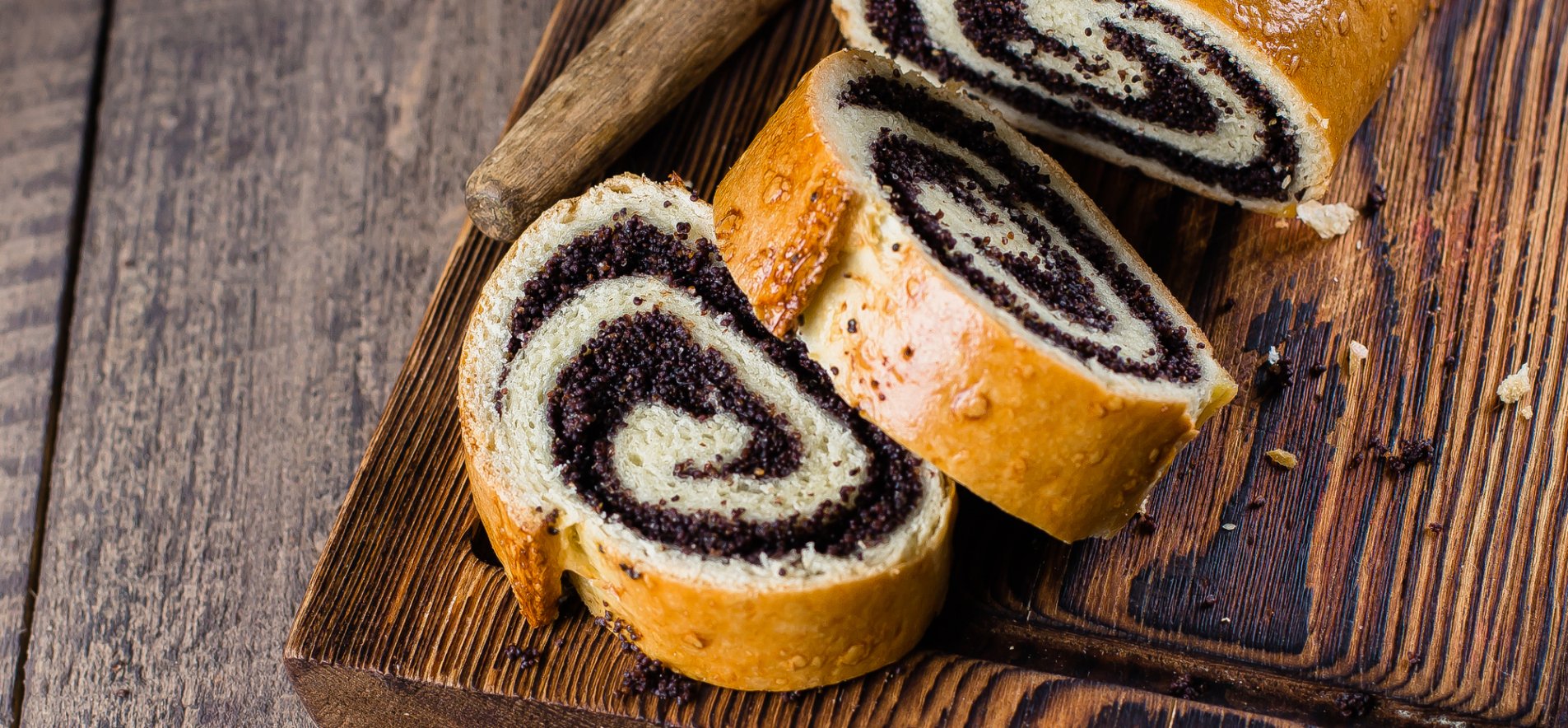 Прості рецепти смакоти: маковий рулет з дріжджового тіста