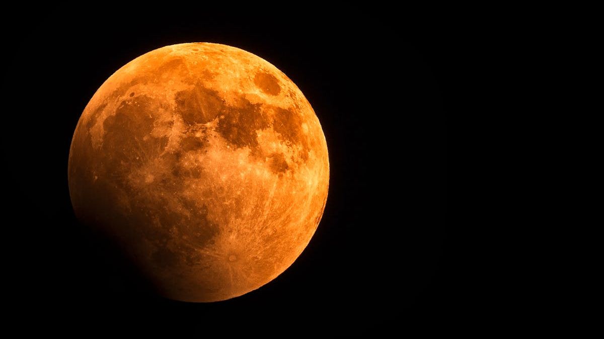 Місячне затемнення 18 вересня 2024 року: які виклики та можливості з'являться для українців
