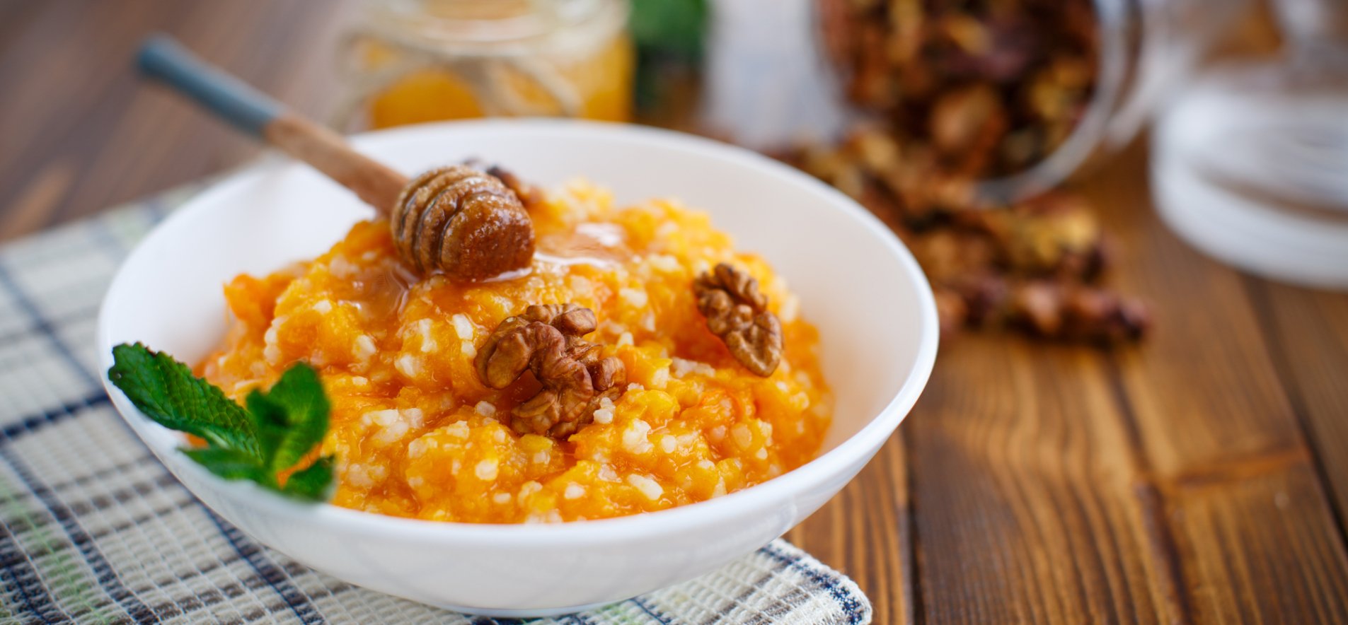 Тыквенная каша, как у бабушки: классический рецепт на молоке и современный в мультиварке