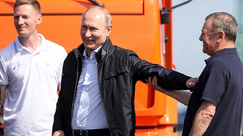 Наближений до путіна олігарх Аркадій Ротенберг незаконно придбав в Криму ділянки, що належали українським підприємцям