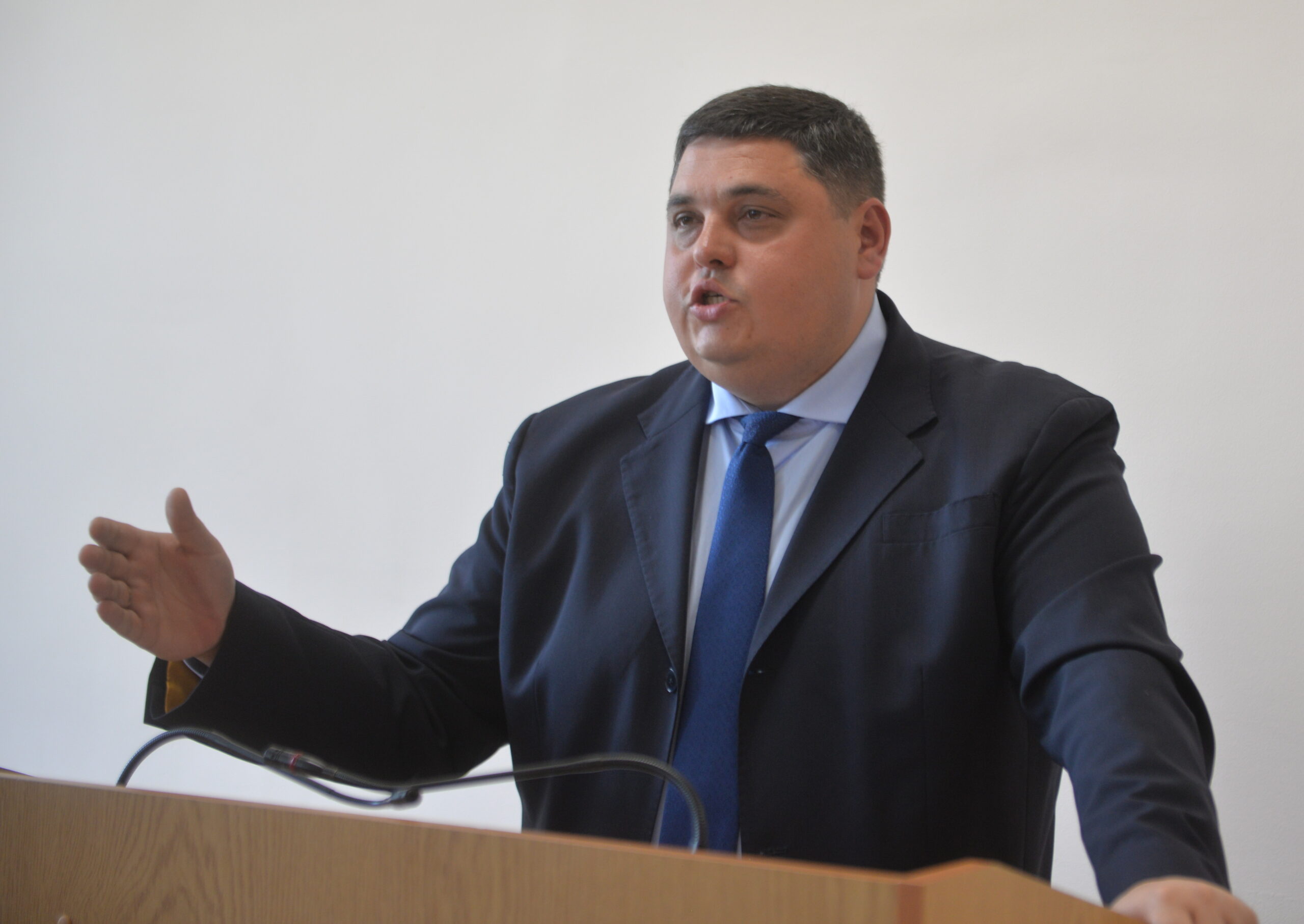 Квартира в Черногории, жилье в столице и часы за 25 тысяч долларов: как семья Семчуков обогатилась на схемах монополии Гоструда