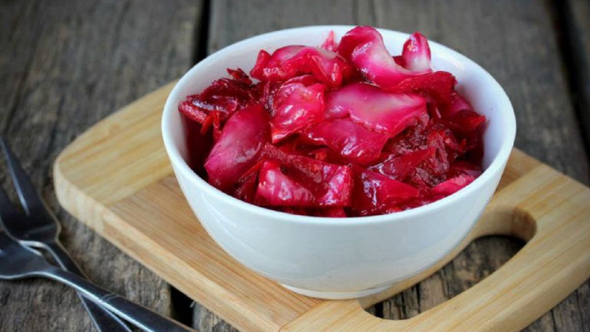 Маринованная капуста со свеклой и морковью – простой рецепт аппетитной закуски