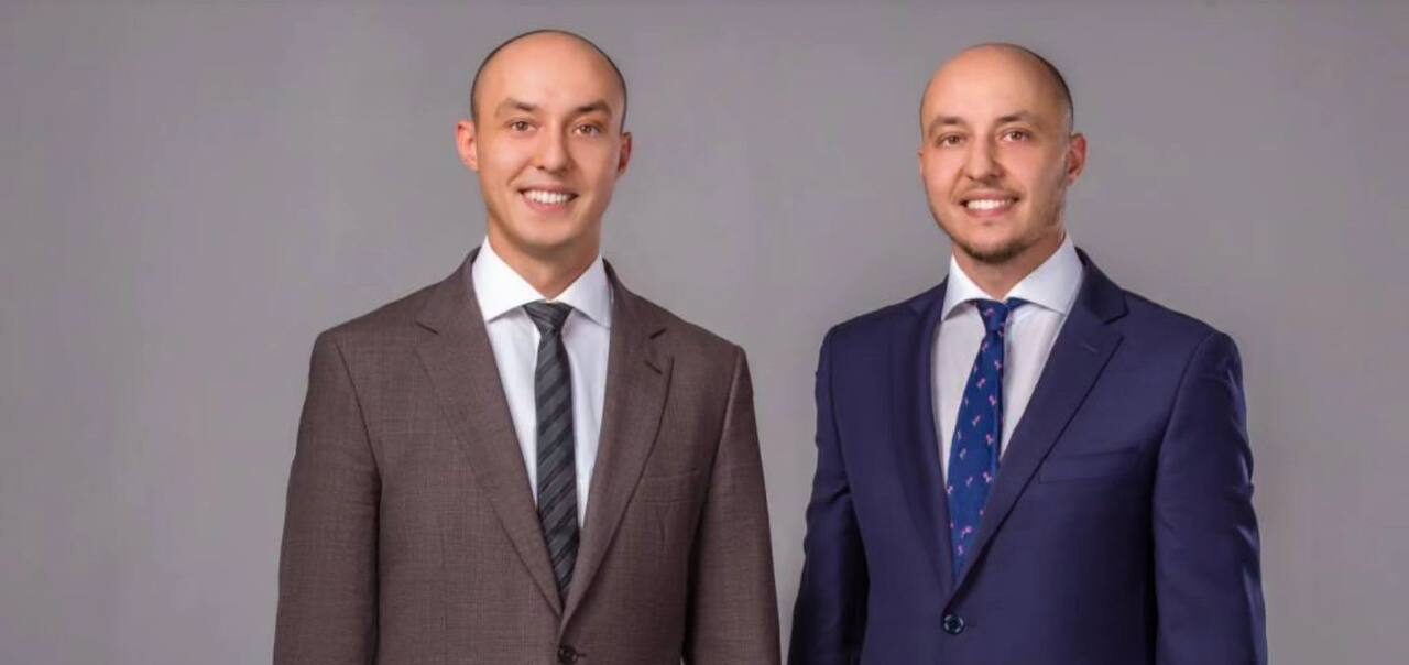 Советник президента Владислав Власюк является сыном экс-председателя винницкой МСЭК, который купил 13 квартир и три Tesla