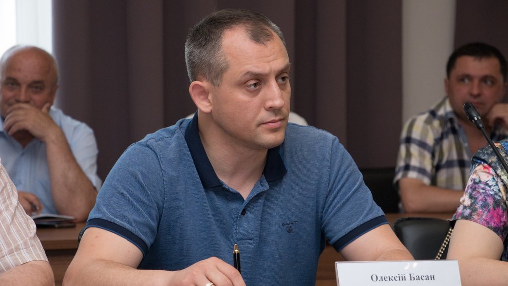 Эксдиректора Агентства местных дорог Полтавщины Алексея Басана подозревают в коррупции на десятки миллионов