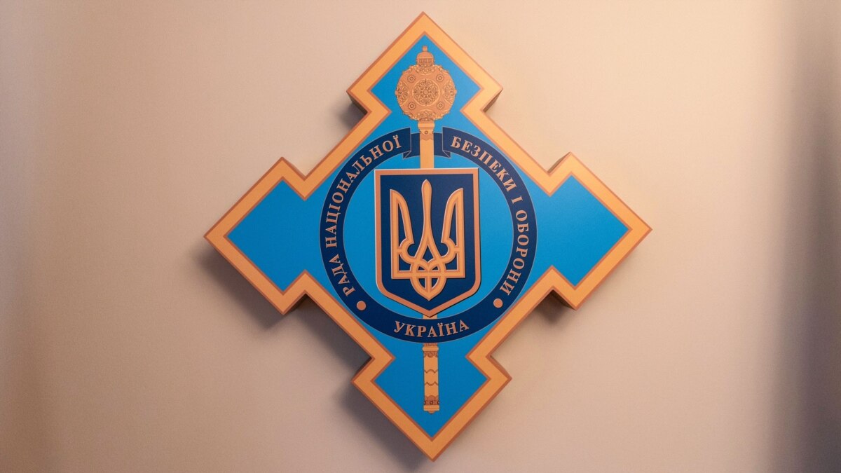 Почти 200 украинских компаний под санкциями СНБО: чаще всего ограничения касаются оптовой торговли