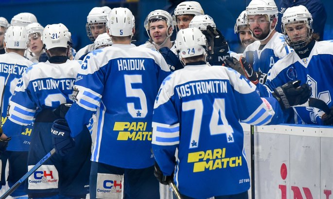 Ведущие игроки киевского "Сокола" Роман Благий и Владимир Алексюк сбежали из Украины