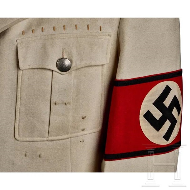 В Німеччині на аукціоні продали китель Гіммлера за понад 1 млн євро