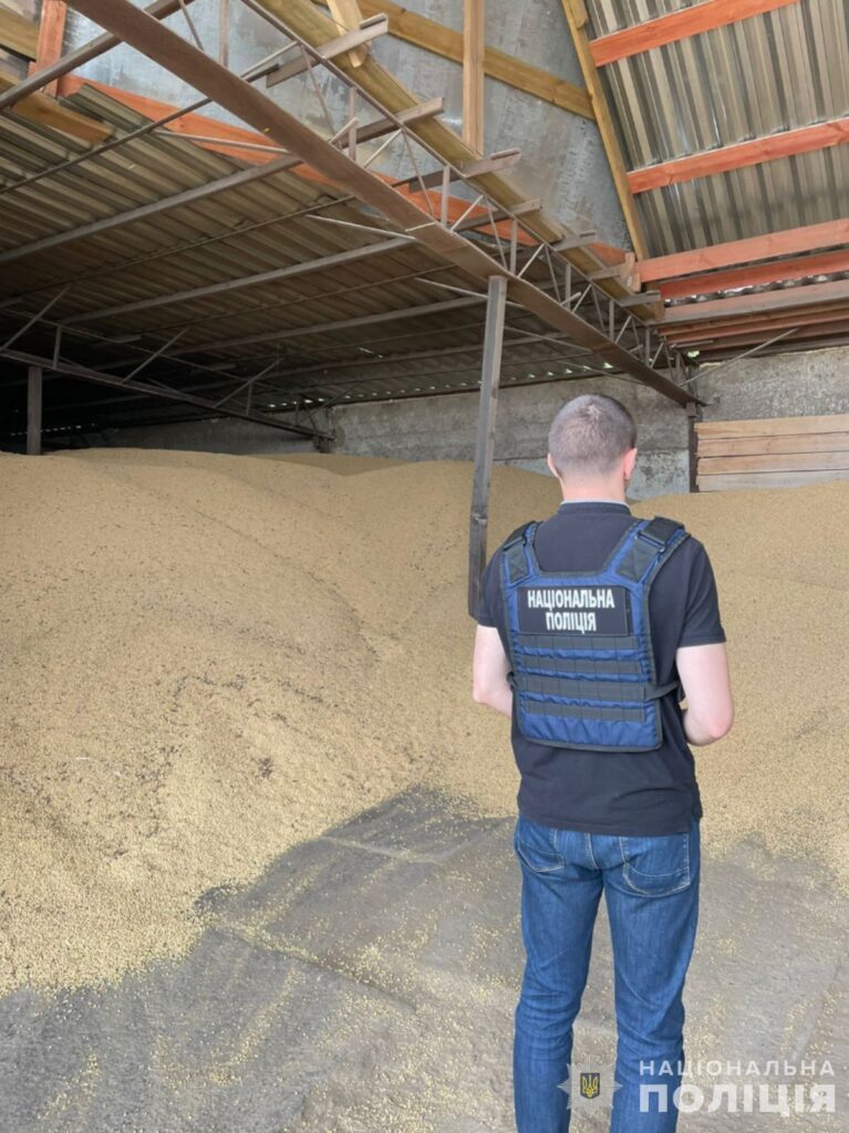 Депутата Николаевского горсовета наворовал сои на 23 млн грн