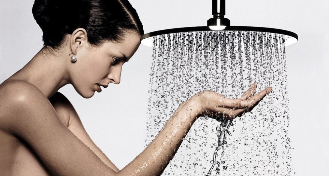 Гарячий чи холодний: який душ краще приймати, щоби не нашкодити здоров'ю