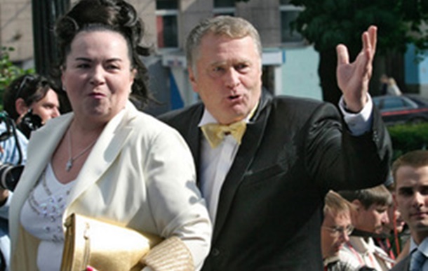 Що відомо про дружину скандального російського політика Володимира Жириновського та чим вона займається після смерті чоловіка