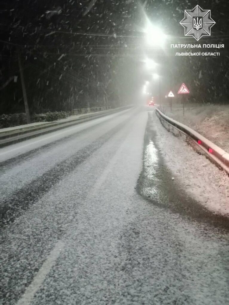 Украину засыпало снегом (фото)