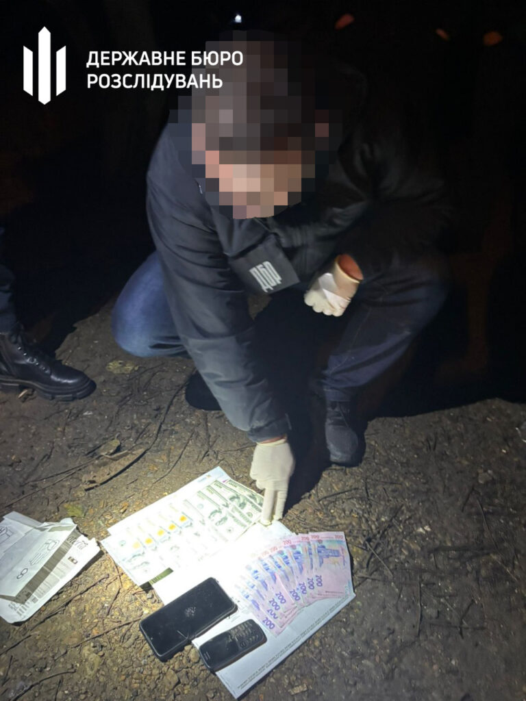 Затримували чоловіків та вимагали гроші за відстрочку: ДБР викрило працівників Одеського ТЦК