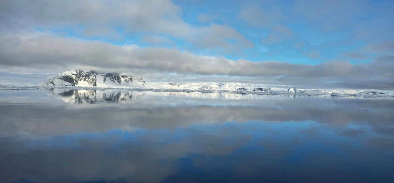 Уникальные кадры: украинские полярники зафиксировали редкое явление возле станции "Вернадский" (фото)