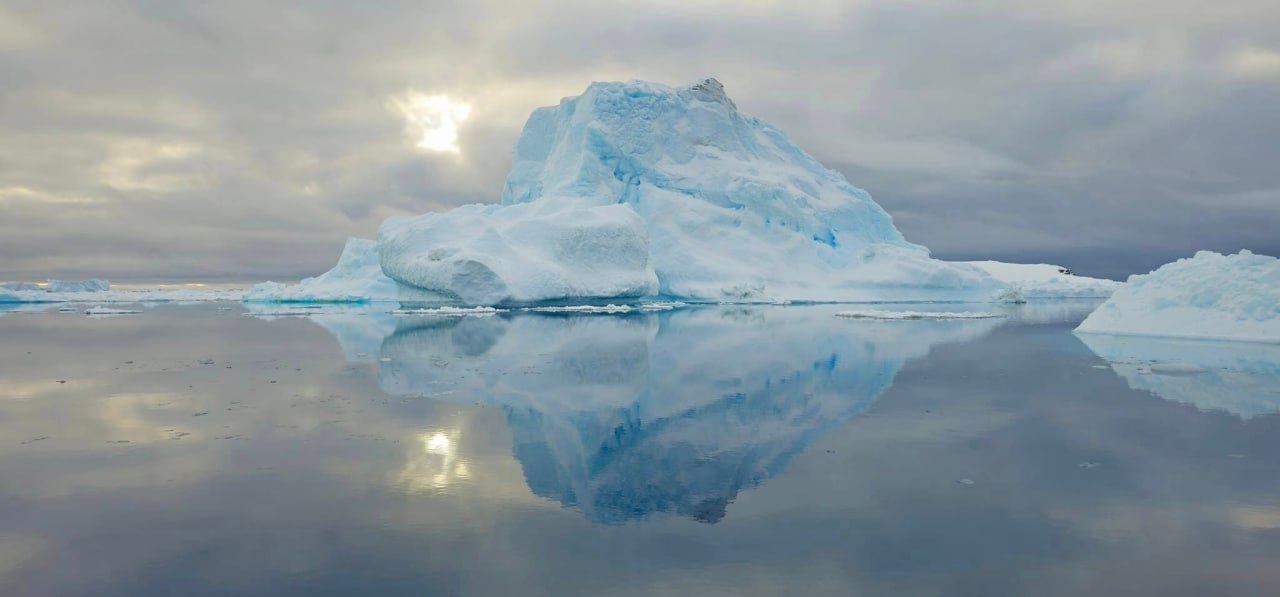 Уникальные кадры: украинские полярники зафиксировали редкое явление возле станции "Вернадский" (фото)