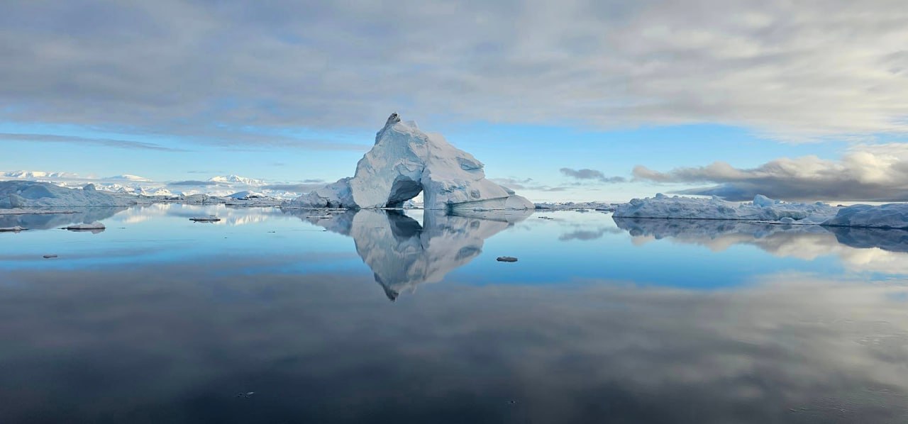 Уникальные кадры: украинские полярники зафиксировали редкое явление возле станции "Вернадский" (фото)