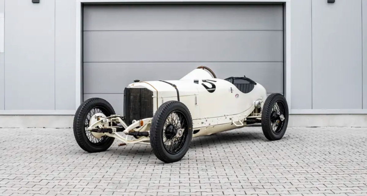 На аукціоні RM Sotheby's продадуть рідкісний 100-річний Mercedes-Benz за орієнтовну ціну 5 мільйонів євро