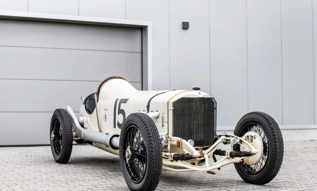 На аукціоні RM Sotheby's продадуть рідкісний 100-річний Mercedes-Benz за орієнтовну ціну 5 мільйонів євро