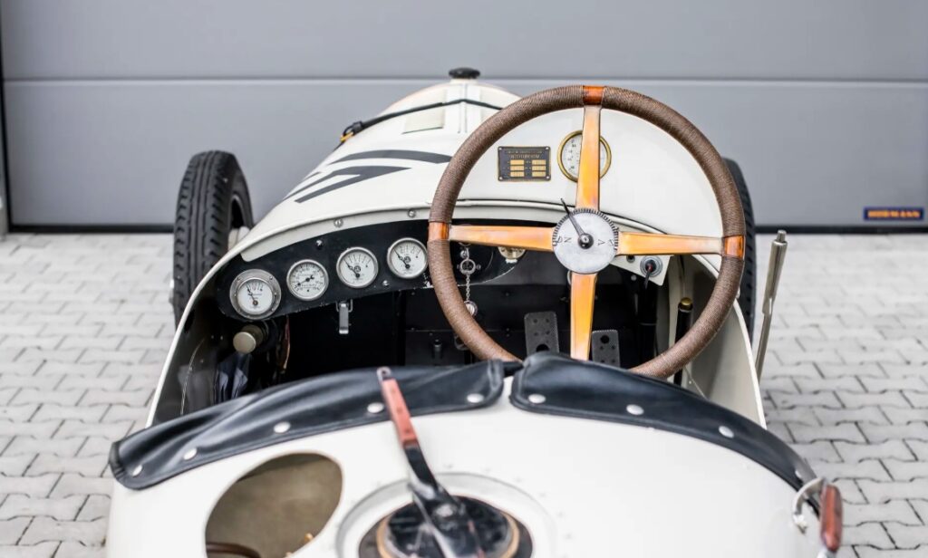 На аукціоні RM Sotheby's продадуть рідкісний 100-річний Mercedes-Benz за орієнтовну ціну 5 мільйонів євро