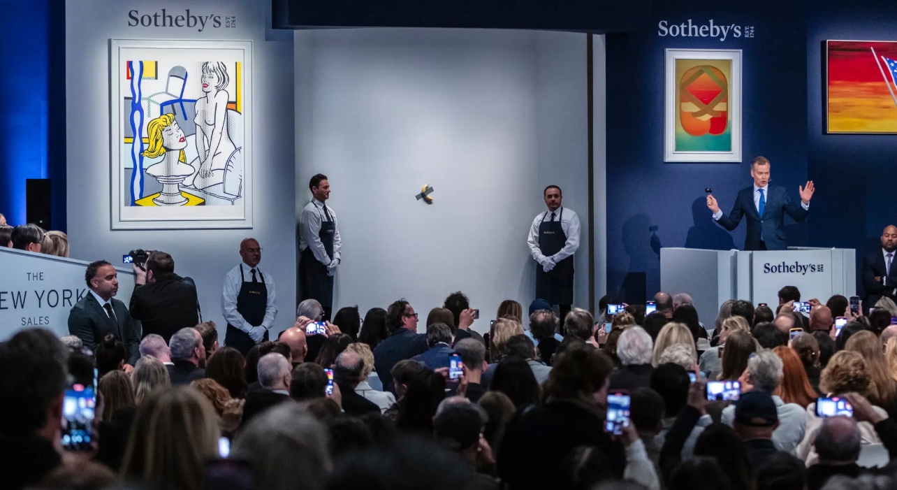 На аукціоні Sotheby’s продали банан за $6,2 мільйона: мистецька інсталяція Мауріціо Кателана шокувала світ