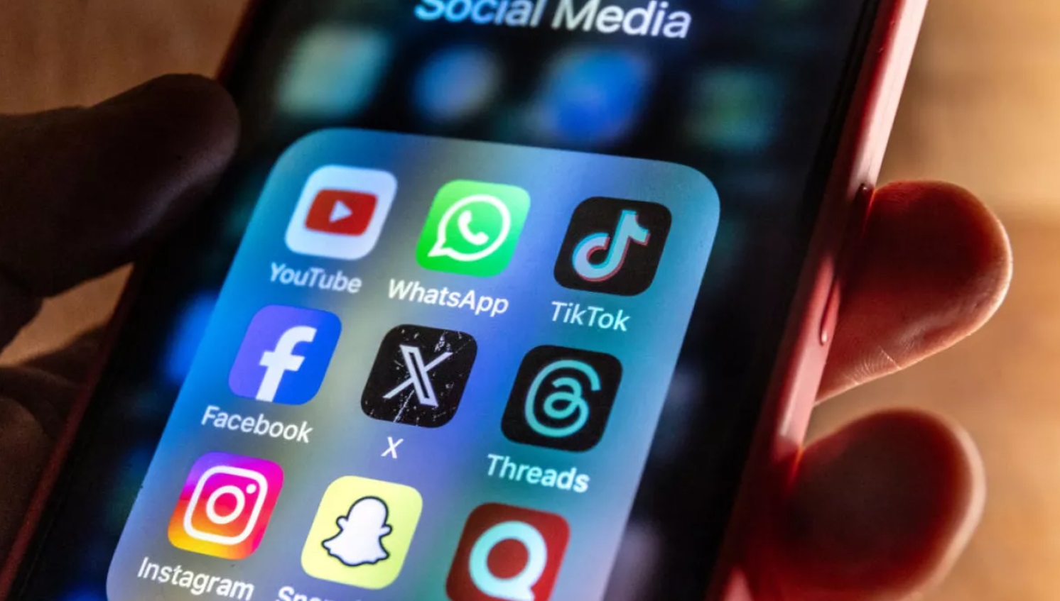 В Австралії заборонили дітям до 16 років користуватися соціальними мережами