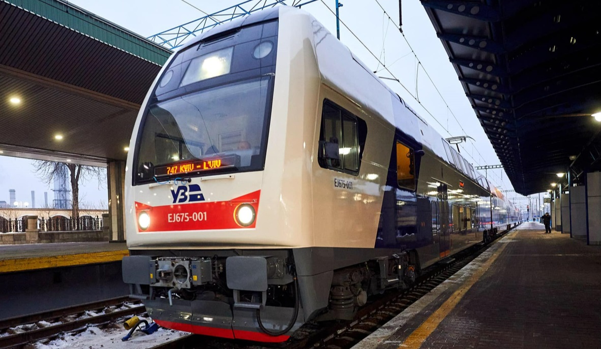 Укрзалізниця запускає двоповерховий поїзд Київ – Львів на свята