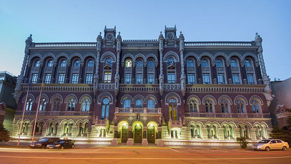 НБУ випустив пам’ятну монету з Архістратигом Михаїлом: як вона виглядає (фото)