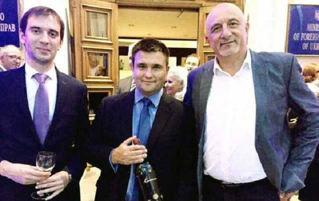 Син колишнього міністра енергетики Плачкова отримав звинувачення в роботі на росію, але й досі на волі