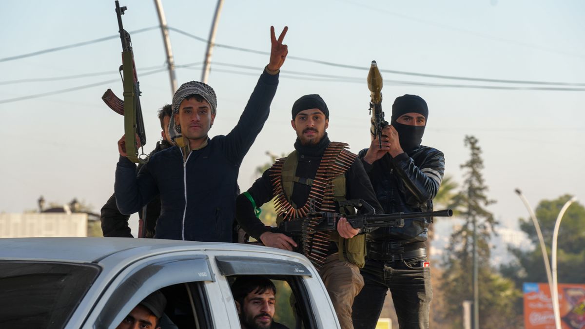 Повстанці у Сирії взяли під контроль столицю Дамаск. Армія капітулювала. Башар Асад втік, — ЗМІ