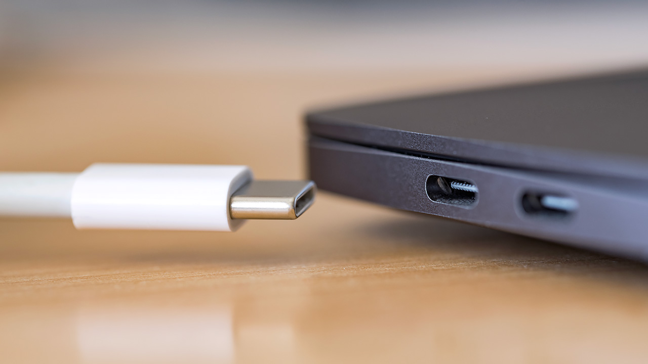 ЄС запровадив єдиний стандарт зарядних пристроїв USB-C для електроніки