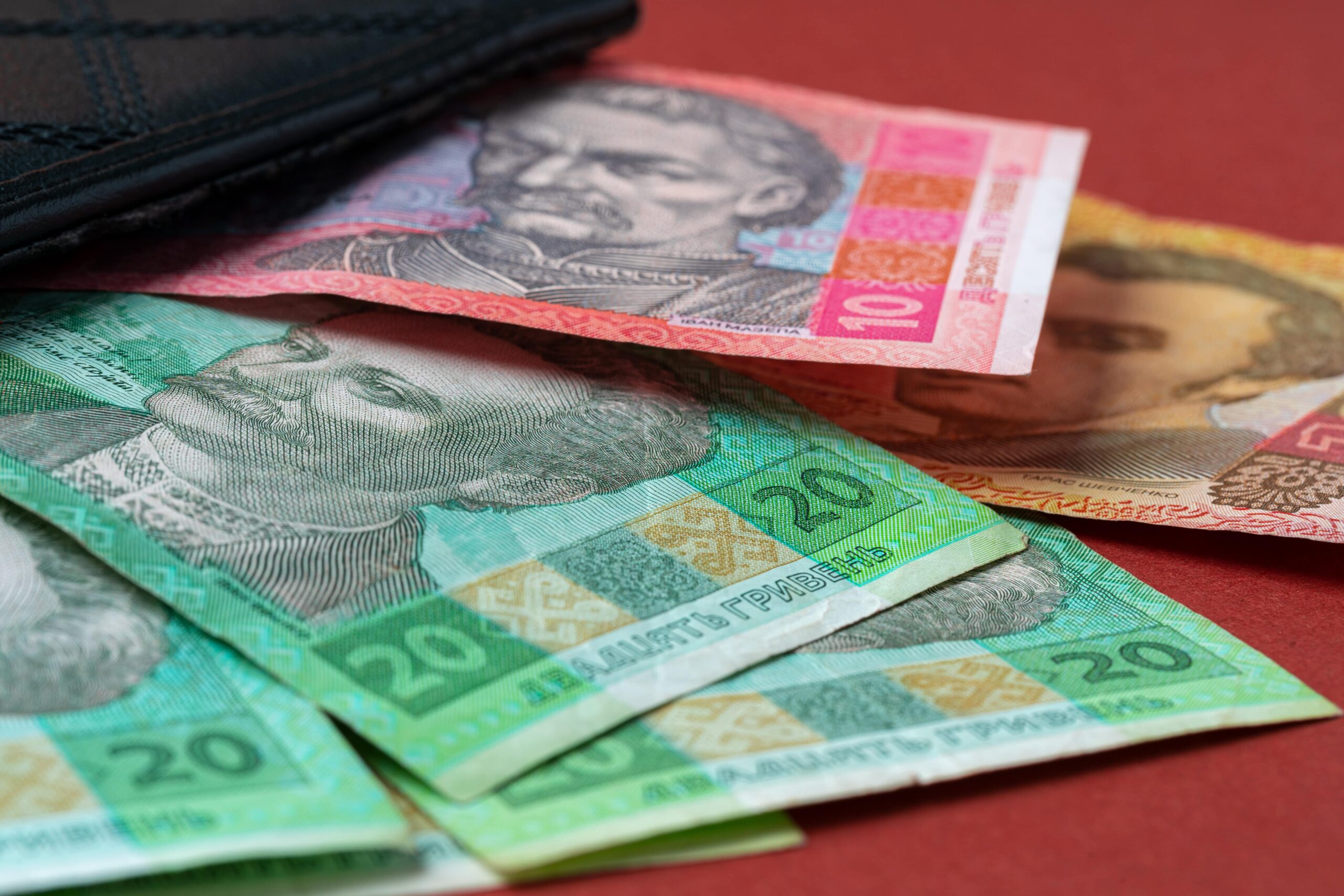 Напівсироти в Україні: хто має право на пенсію по втраті годувальника