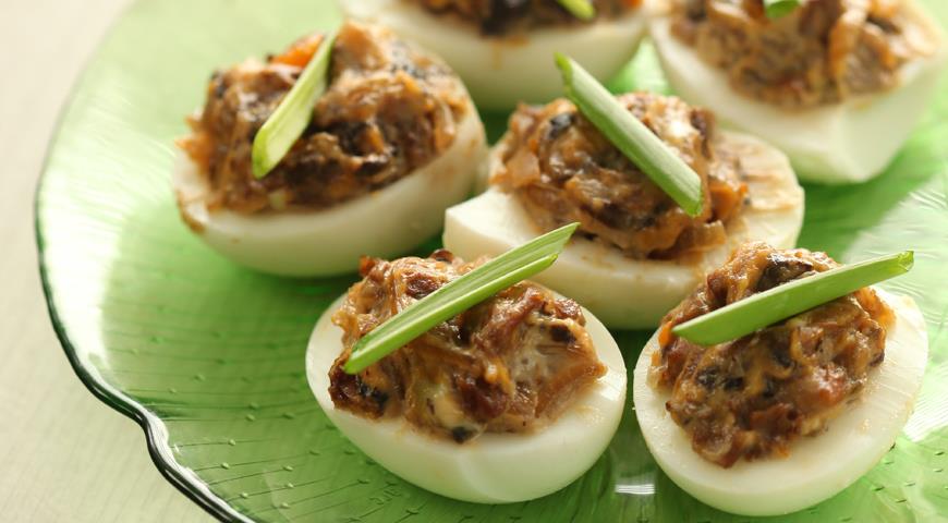 Простые рецепты вкусности: яйца, фаршированные грибами