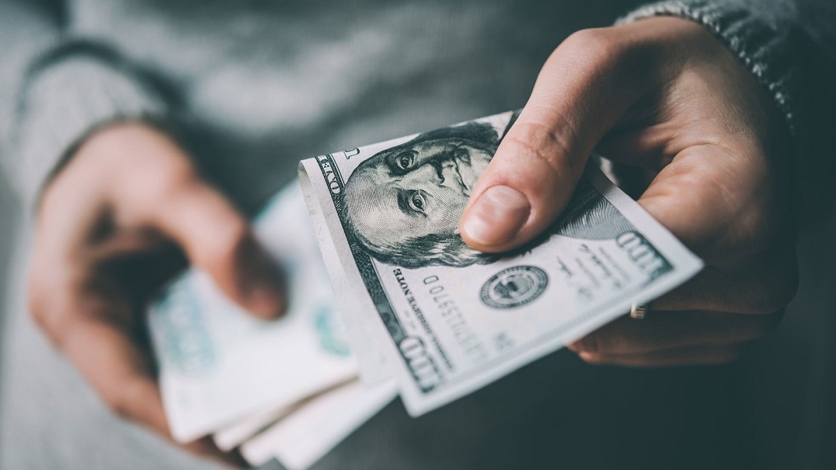 Гривня зміцнилася: курс валют на 14 січня