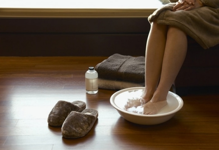 Можно ли парить ноги при высокой температуре: объяснение врача