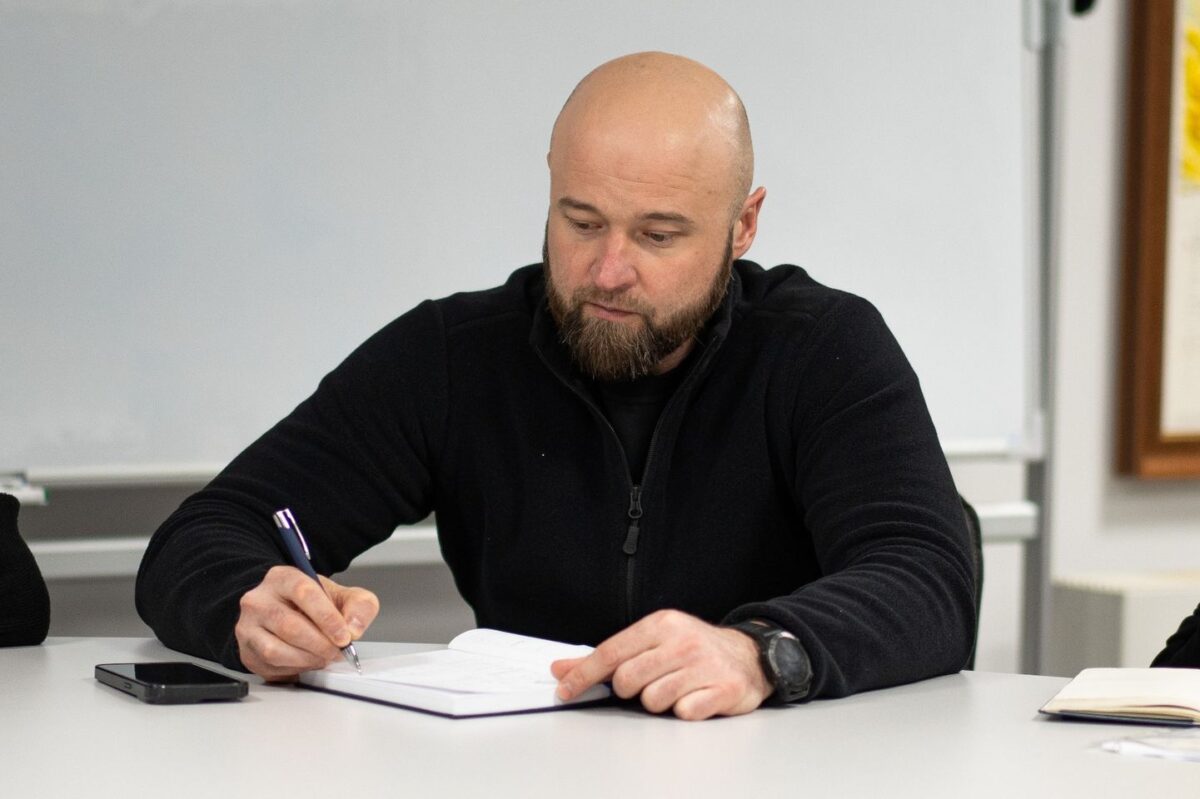 Кабмин уволил Дмитрия Клименкова с должности замминистра обороны