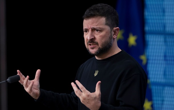 Украина откроет ячейки поддержки украинцев за рубежом - Зеленский