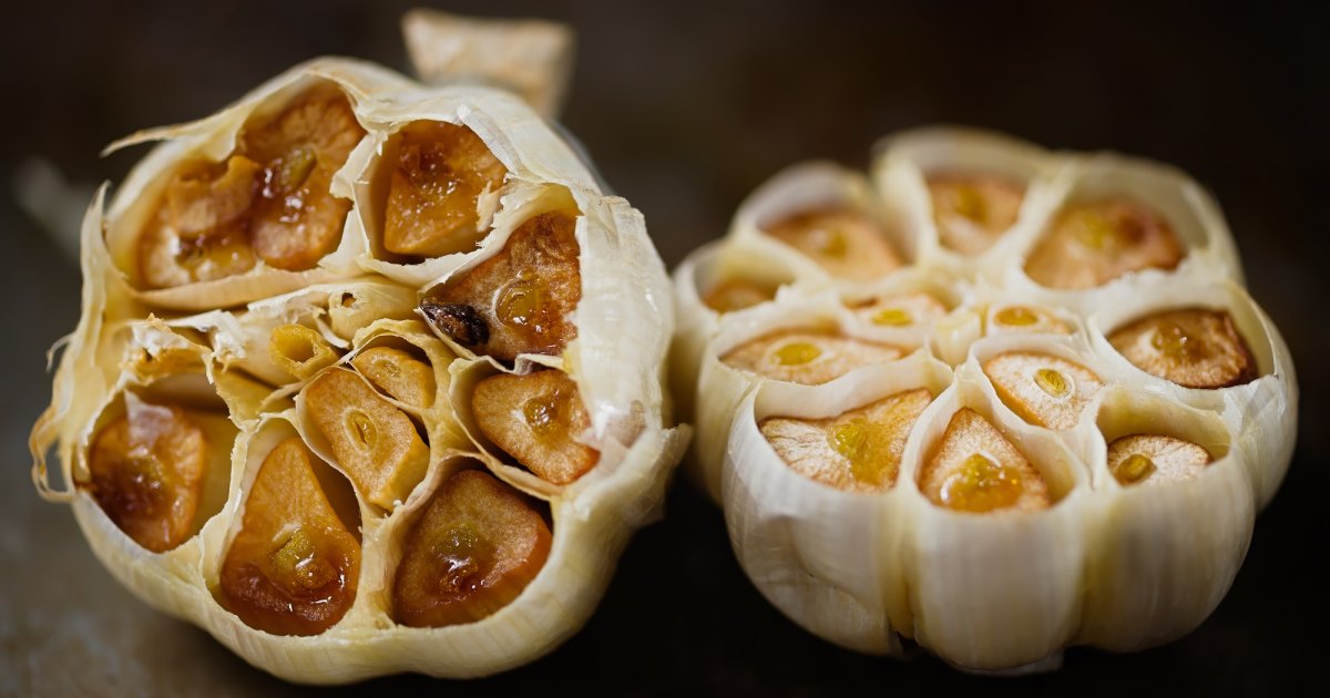 Простые рецепты вкусности: запеченный чеснок в духовке